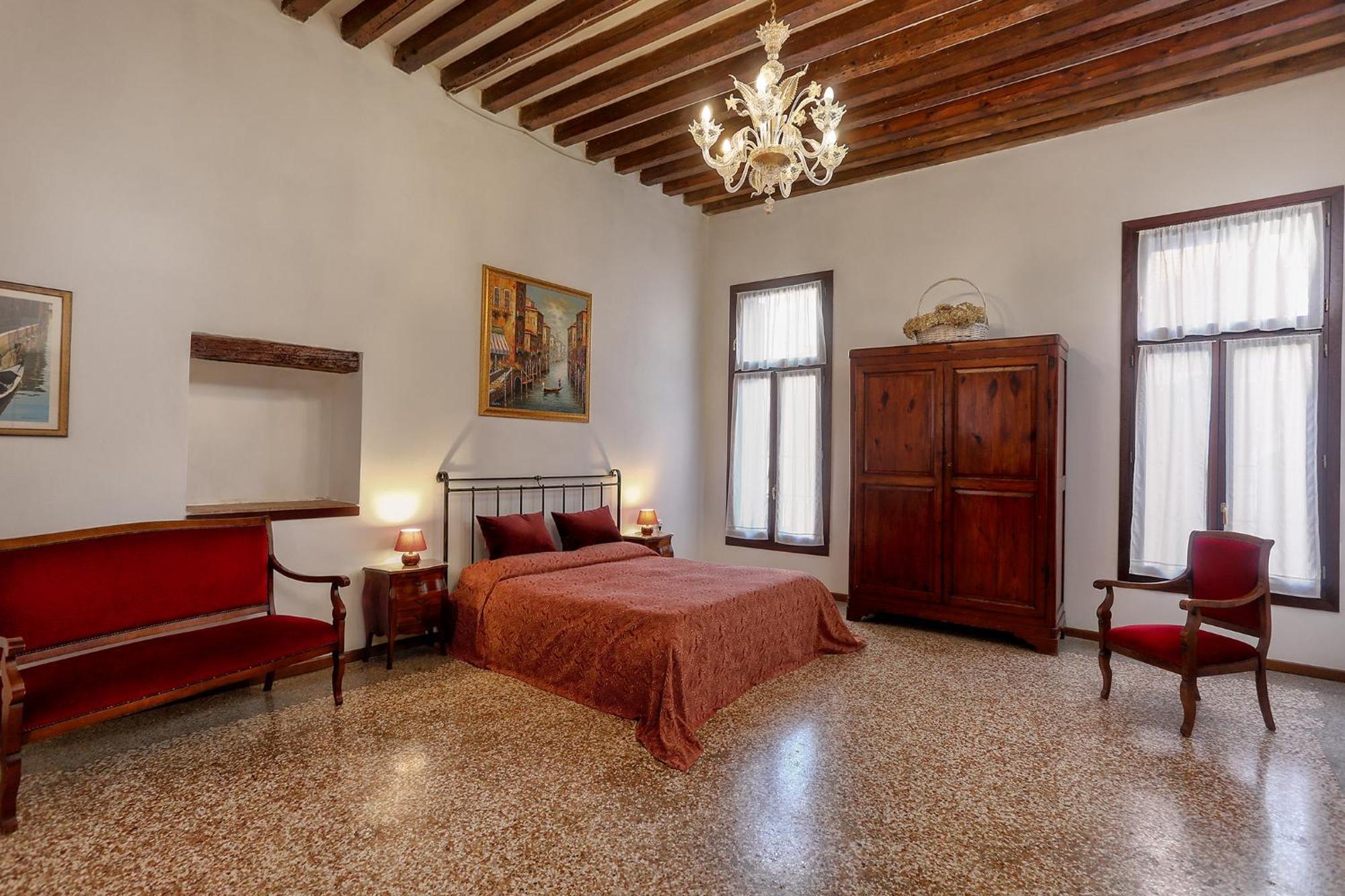 Flat With Canal View Near San Marco * Venecia